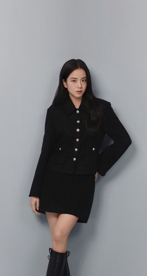 Jisoo In Suit, Jisoo In Black Outfit, Jisoo Black Outfit, Kim Jisoo Photoshoot, Jisoo Blackpink Fashion, Jisoo Photoshoot, Sabyasachi Lehenga Bridal, Jisoo Black, Dior Outfit