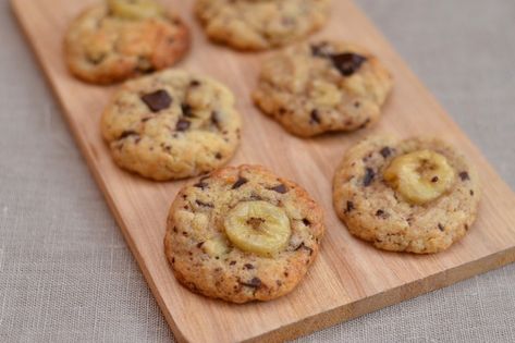 Banane-Chocolat, un duo gagnant pour ce cookie fondant ! Cookies Banane, Pudding Banana, Muffins Banana, Bread Banana, Healthy Banana Muffins, Cake Banana, Desserts With Biscuits, Healthy Banana, Banana Healthy