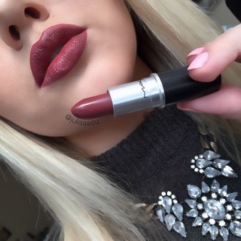 1,662 Likes, 69 Comments - J U L I A ♡ S U. (@juliaaasu) on Instagram: “M•A•C Mehr (Matte) 👄 How do You like it? 💄” Mac Del Rio Lipstick, Mac Retro Lipstick, Retro Lipstick, Mac Lipstick Swatches, Lipstick Mac, Mac Lips, Lipstick Kit, Crazy In Love, I'm Crazy