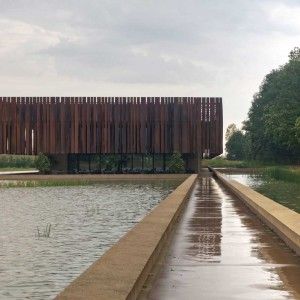 Hofheide crematorium – Holsbeek  OMGEVING Landscape Architecture   RCR Arquitectes Building Skin, Pritzker Prize, Archi Design, Road Design, Parking Design, Unique Architecture, Facade Design, Contemporary Landscape, Design Museum