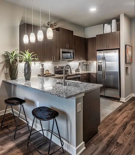 Apartment Kitchen Designs, Island Kitchen Ideas Decor Apartment, Cute Apartment Aesthetic Kitchen, Townhouse Kitchen Ideas, Apartment Decorating Kitchen, Kitchen Design Apartment, Updated Apartment, Kitchen Apartment Ideas, Apartment Kitchen Design