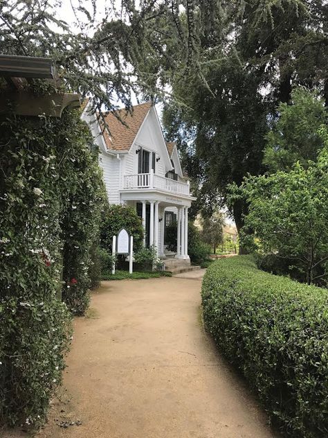 Travel Diaries- the best places to wine, dine and stay California Countryside, California Getaways, Wine Cave, Little Cottages, Cottage Grove, Charming House, French Cottage, French Country Cottage, Wine And Dine