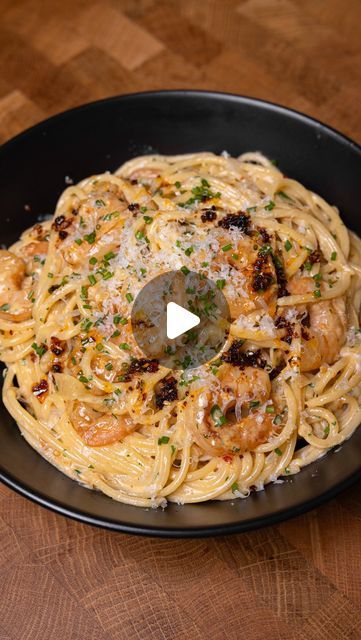 Chili Oil Caramelized Onion Pasta, Caramelised Onion Pasta, Pasta With Seafood, Kale And Bean Soup, Garlic Butter Pasta, Chili Shrimp, Short Recipes, Butter Pasta, Tasty Recipes Videos