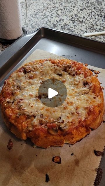 Shawn Philpot on Instagram: "This is a upside down iron skillet pizza 🍕" Cast Iron Upside Down Pizza, Skillet Pizza Cast Iron Upside Down, Upside Down Cast Iron Pizza, Upside Down Pizza In Cast Iron Skillet, Iron Skillet Pizza, Upside Down Pizza, Cast Iron Skillet Pizza, Pizza Quesadilla, Cast Iron Pizza