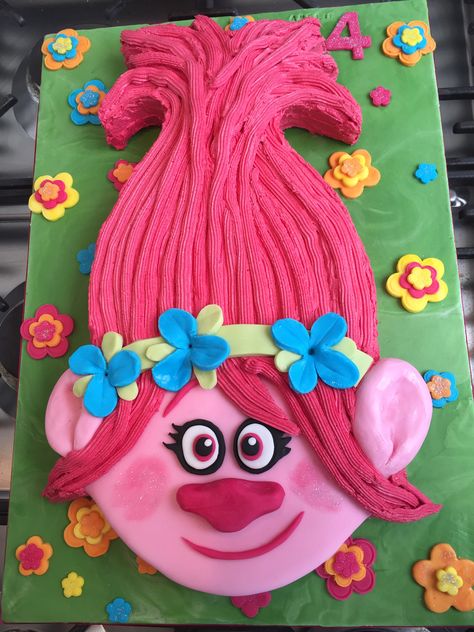 Princess Poppy Trolls Cake I like their facial features and flower headband for my cake Poppy From Trolls Cake, Trolls Cupcake Cake, Trolls Cake Ideas, Poppy Trolls Cake, Princess Poppy Cake, Trolls Cakes, Troll Cake, Troll Cupcakes, Trolls Birthday Cake