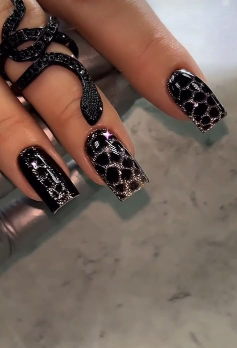 Black Crystal Nails, Snake Nail Design, Beautiful Acrylic Nails, Acrylic Nails Designs, Leopard Nails, Fire Nails, Classy Nails, Funky Nails, Pretty Acrylic Nails