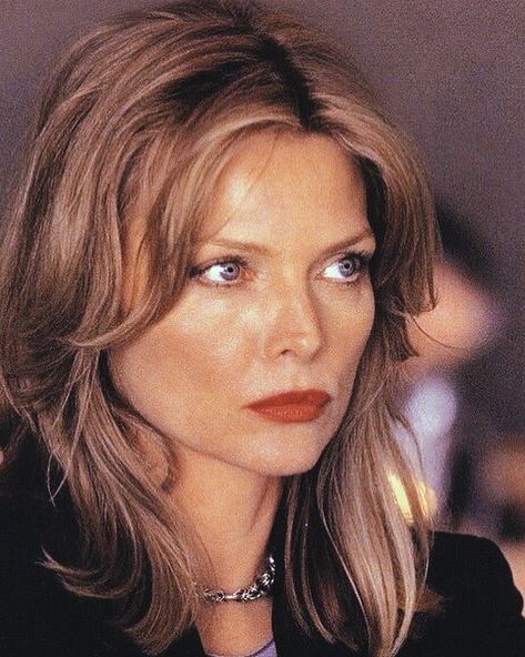 Blonde Actresses Over 40, Michelle Pfeiffer Hair, Michel Pfeiffer, Michele Pfeiffer, Kim Basinger, Susan Sarandon, Denise Richards, Michelle Pfeiffer, Sharon Stone