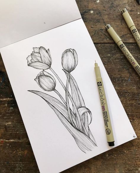 Pen Art Work, Pencil Sketch Images, Pen Art Drawings, Mandala Art Lesson, Art Drawings Sketches Pencil, Flower Sketches, Black Pen, Book Art Diy, Doodle Art Designs