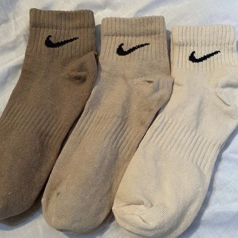 Funny Shoes, Nike Socks, 50 Style, Brown Aesthetic, 50 Fashion, Christmas List, New Era, Homecoming, Vision Board