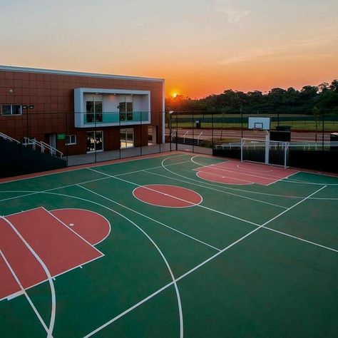 Home Basketball Court, Playground Ideas, Sports Clubs, Tennis Court, Club House, Future House, Basketball Court, Dream House, Basketball