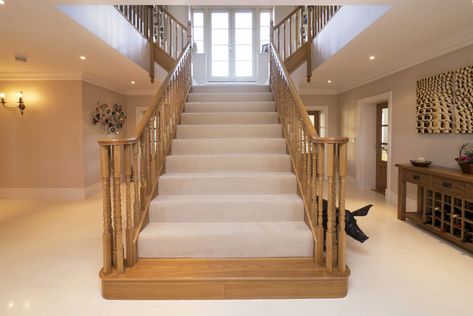 Centre Staircase Hallway, Middle Staircase Ideas, Central Staircase Ideas, Central Staircase Hallway, Central Staircase, Bedroom Country, Diy Rustic Home, House Staircase, Hallway Designs