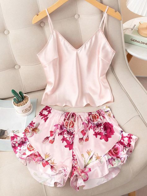 Floral Print Satin Cami Top & Shorts PJ SetI discovered amazing products on SHEIN.com, come check them out! Womens Pj Sets, Shorts Pajamas, Satin Cami Top, Sleepwear Fashion, Pyjamas Womens, Cute Sleepwear, Plus Size Pajamas, Silk Pajama Set, Short Pj Set