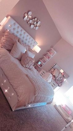 Cozy Fall Bedroom, Pink Room Decor, Bedroom Decor For Teen Girls, Teen Girl Bedroom, Fall Bedroom, Girl Bedroom Decor, Pink Bedroom, Pink Room, Awesome Bedrooms