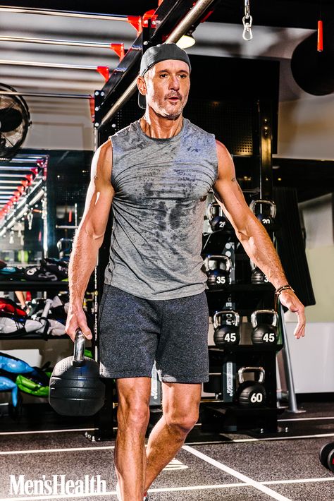 Tim Mcgraw Shirtless, Tim Mcgraw Faith Hill, Grey Yoga Pants, Key To Losing Weight, Tim Mcgraw, Country Music Singers, Lose 40 Pounds, Men’s Health, Fitness Transformation