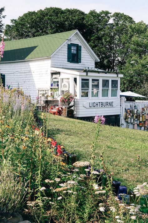 What’s Old Is New Again on Block Island | Vogue Maine Beach House Aesthetic, House In Maine Aesthetic, Block Island Aesthetic, Holiday House Rhode Island, Old Maine Farmhouse, Island Beach House, Coastal Summer, Maine Cottage, Beachfront Hotels