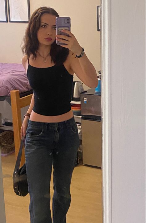 Cropped Black Tank Top Outfit, Outfits With A Black Tank Top, Jeans And Black Tank Top Outfit, Outfit With Black Tank Top, Low Rise Jeans And Tank Top, Black Tank Top And Jeans Outfit, How To Style Black Tank Top, Black Tank Top Outfit Casual, Zelly Top Outfit