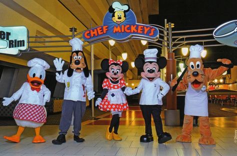 Chef Mickeys--Contemporary Disneyland Character Dining, Disney Character Dining, Disney Contemporary Resort, Chef Mickey, Disney Parque, Disney World Restaurants, Disney Vacation Planning, Lilo Et Stitch, Disney Vacation Club