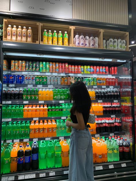 grocery picture Grocery Pictures Ideas, Super Market Photography, Grocery Pose Ideas, Mall Inspo Pics, Groceries Photoshoot, Mall Photoshoot Ideas, Grocery Photoshoot, Mall Pics, Grocery Shopping Aesthetic