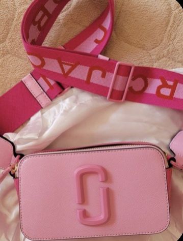 Snapshot Bag, Marc Jacobs Snapshot Bag, Preppy Bags, Marc Jacobs Crossbody Bag, Marc Jacobs Purse, Trendy Purses, Pink Lifestyle, Luxury Bags Collection, Handbag Essentials