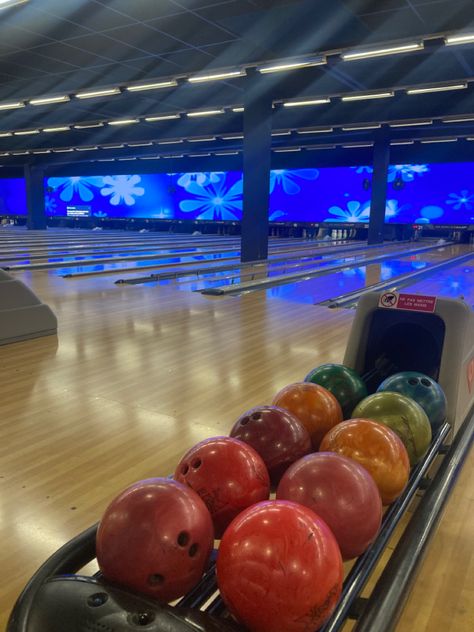 Birthday Party Bowling, Insta Scrapbook, Bowling Aesthetic, Alphabet Dating, Bowling Outfit, Two Wrongs, Ball Aesthetic, Bowling Games, Bowling Party