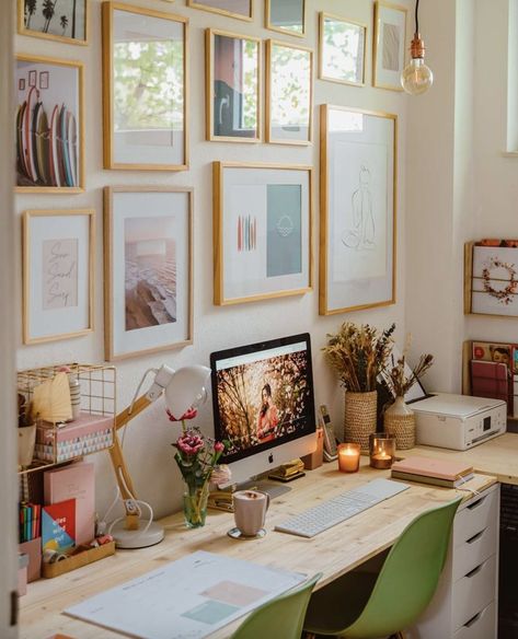 23+ Cozy, Chic & Inspiring Desk Decor Ideas For Your Home Office — ASHLINA KAPOSTA Gallery Wall Ideas Over Desk, Desk With Pictures On Wall, Cute Office Asthetic, Desk Against Wall Decor, Art Over Desk, Gallery Wall Desk, Gallery Wall Behind Desk, College Office Ideas, Gallery Wall Over Desk