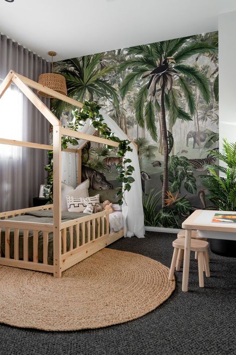 Safari Boys Bedroom, Montessori Jungle Bedroom, Jungle Bedroom Ideas, Safari Kids Room, Toddler Jungle Bedroom, Jungle Theme Bedroom Kids, Toddler Safari Bedroom, Jungle Room Kids, Safari Room Kids