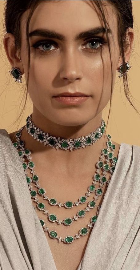 Emerald Jewelry Necklace Indian, Neck Pieces Jewelry Indian, Emerald Jewelry Indian, Emerald Diamond Choker, Jewellery Design Gold, Emerald Jewelry Necklace, Latest Gold Jewellery, Neck Pieces Jewelry, The Bling Ring