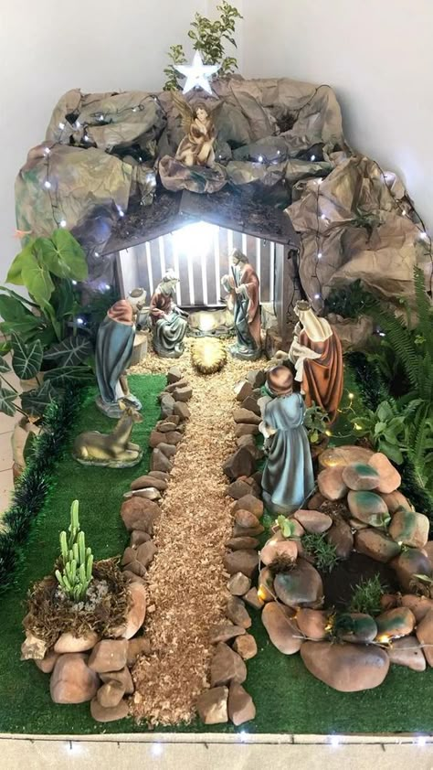 Christmas Nativity Scene Diy, Christmas Crib Ideas, Nativity Scene Diy, Christian Christmas Decorations, Affordable Christmas Decorations, Church Christmas Decorations, Christmas Crib, Easy Easter Decorations, Diy Dollhouse Furniture Easy