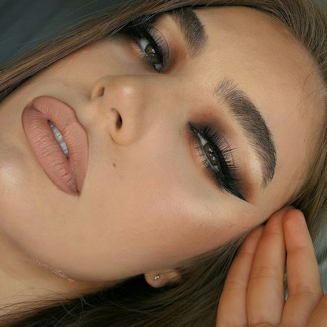 Smokey Eyes Foxy Style Foxy Eyes, Smokey Eyes, Smokey Eye, Halo, Makeup Looks, Make Up, Nose Ring, Makeup, Art