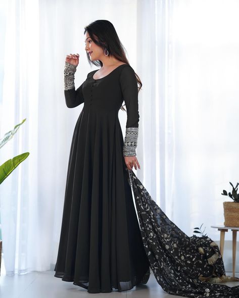 Comment “Link” To Get Details In DM 🖤 Black Pure Soft Fox Georgette Anarkali Suit Set With Huge Flair, Dupatta & Pant Search “KB 241” On Our Website To Shop 👗 Hurry, Book Fast To Make This Festival Season Unforgettable ✨ Shop Now From www.BahuPalace.com Link In Bio DM/WhatsApp Us At +91 9409911700 💖 Take Screenshot & Send Us To WhatsApp For More Details! Which One You Want To Buy/Inquiry? 🙈 100% Quality Assured Premium Product With Pocket Friendly Price | Free Express Shipping | Cash On ... Black Anarkali Dress, Black Anarkali Suits, Embroidery Anarkali, Anarkali Designs, Black Anarkali, Trendy Outfits Indian, Georgette Anarkali, Lehnga Dress, Embroidered Anarkali