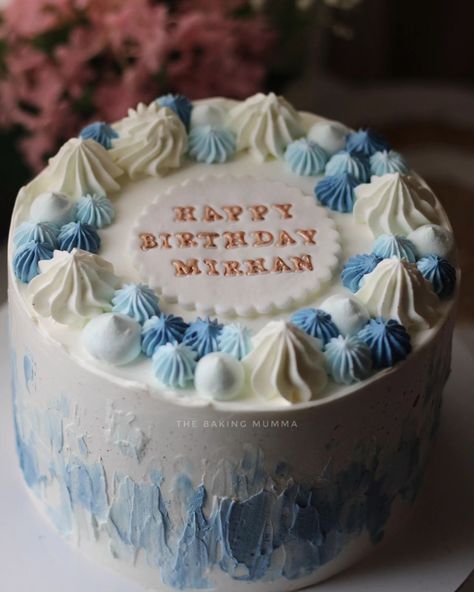 Elegance in every swirl! 🤍✨ This dreamy white cake, adorned with soft icing and delicate blue hues on the sides, is perfect for any special occasion. Light, airy, and a sweet delight! 💙 #BakerAtHeart #WhiteAndBlueBeauty #MeringueIcingMagic #ElegantCakes Light Blue And White Cake, Blue And White Cake, Meringue Icing, Dreamy Whites, Elegant Cakes, Sweet Delights, White Cake, Blue Hues, Swirl