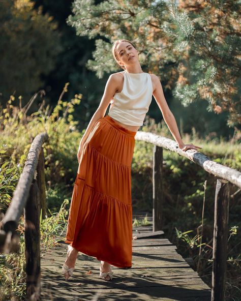 Orange Maxi Skirt Outfit, Orange Maxi Skirt, Garden Party Outfit, Skirt Flowy, Evening Cocktail Party, Skirts Flowy, Silk Maxi Skirt, Wedding Skirt, Maxi Skirt Outfits