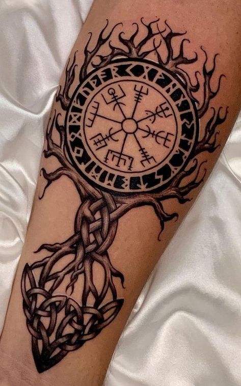 Are you looking for new tattoo ideas? Look no further than the Yggdrasil tattoo. Excellent drawings with deep meanings in this article. Read more below! Algiz Rune Tattoo, Rune Tattoo Ideas, Simbols Tattoo, Algiz Rune, Yggdrasil Tattoo, Viking Compass Tattoo, Celtic Sleeve Tattoos, Viking Tattoos For Men, Traditional Viking Tattoos