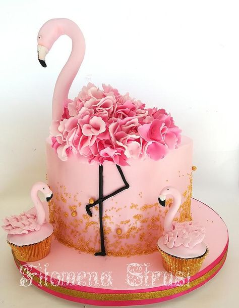 From web ideas..☺️ Flamingo Birthday Party Cake, Flamingo Birthday Cake, Flamingo Cake Topper, Flamingo Cake, 3d Cake Toppers, Fondant Rose, Anniversaire Diy, Flamingo Birthday Party, Flamingo Theme