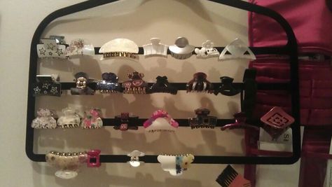 Hair Clips Organizer, Hair Clip Holder Diy, Hair Clip Storage, Hair Clip Organizer, Hair Product Storage, Hair Clip Holder, Organizing Hair Accessories, Hair Clips Diy, Clothes Organization Diy