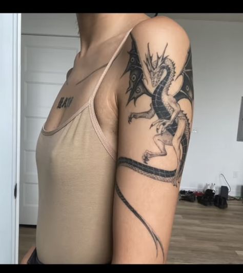 Dragon Tattoo Calf, Shoulder Piece Tattoo, Dragon Tattoo Shoulder, Dragon Tattoo Arm, Around Arm Tattoo, Bookish Tattoos, Dragon Tattoo For Women, Wrist Tattoos For Guys, Stylist Tattoos