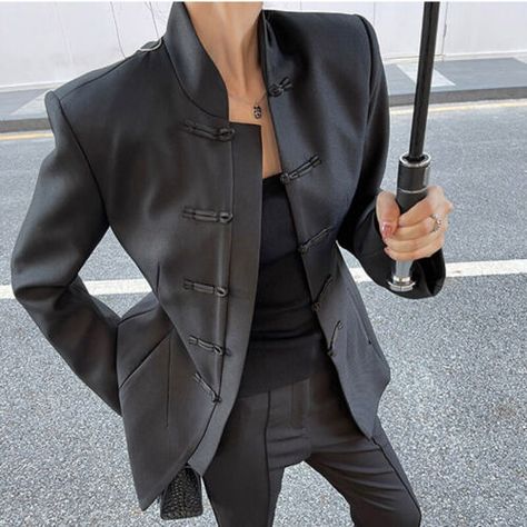 Unique Suits, Chinese Suit, Tops Women Fashion, Chinese Outfits, Formal Chic, Fashion Trousers, Outfit References, Women Fashion Casual, Elegant Blazers