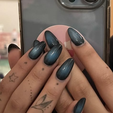 Black Based Nails, Nail Ideas Dark Colors Art Designs, Alternative Spring Nails, Dark Gel X Nails, Black Blue Aura Nails, Dark Edgy Nails, Nailspo Almond, Siren Nails Dark, Dark Blue Jelly Nails