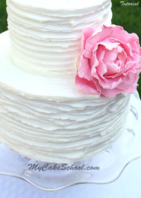 Rustic Ridged Buttercream (with gum paste peony)- Video by MyCakeSchool.com! Cake Icing Techniques, Buttercream Techniques, Wedding Cake Tutorial, Cookie Cake Decorations, Ribbon Cake, Frosting Techniques, Icing Techniques, Buttercream Cake Decorating, Buttercream Wedding Cake