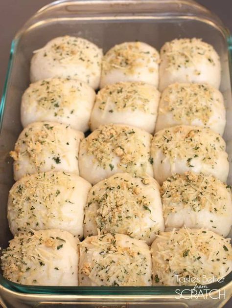 Quick Garlic Bread From Scratch, Garlic Bread From Scratch, Parmesan Rolls, Easy Homemade Rolls, Savory Holiday Recipes, Fluffy Rolls, Garlic Rolls, Make Garlic Bread, Parmesan Bread