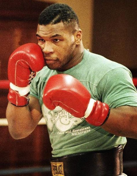 Powerful Speeches, Mighty Mike, Mike Tyson Boxing, Best Motivational Speech, Boxing Images, Boxing Videos, Muhammed Ali, Boxing Posters, Boxing History