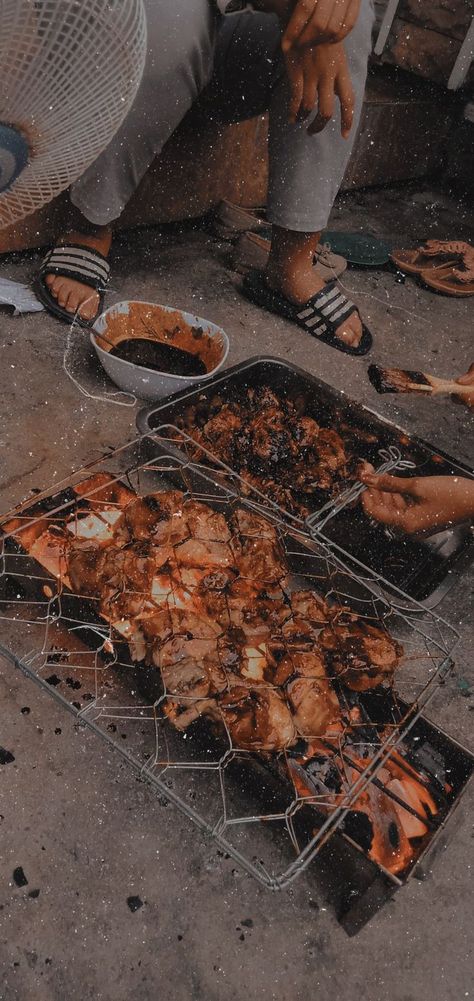 Resep Diet, Bar B Q, Alcohol Aesthetic, Food Drink Photography, Delicacy Food, Food Vids, Emotional Photography, Instagram Ideas Photography, Snap Food