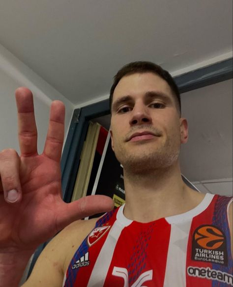 Nemanja Nedovic, Stadium Wallpaper, Yoda Images, Red Star Belgrade, Crvena Zvezda, Athletic Aesthetic, Cute Horse Pictures, Cute Football Players, Galaxies Wallpaper