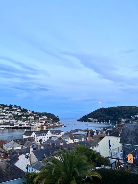 Devon England Aesthetic, Summer In Uk, Devon Aesthetic, Boarding Schools In England, Runswick Bay, English Beach, Boat Photography, English Seaside, Dartmouth Devon