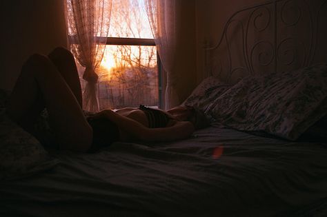 Lighting mood Ginger Hair Aesthetic, Lighting Mood, Bed Aesthetic, Bouidor Photography, Sleeping Together, Romantic Bed, Room Of One's Own, Laying In Bed, Keep Calm And Drink