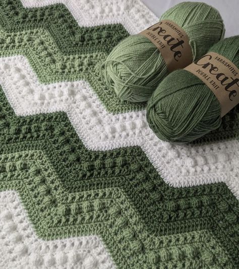 Crochet Sage Green, Green Baby Blanket Crochet, Green Crochet Blanket, Dark Green Crochet, Sage Green Crochet, Afghans Crochet, Chunky Crochet Blanket, Crochet Tutorial Pattern, Crochet Afgans