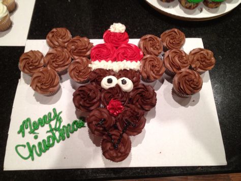 My Reindeer Cupcake Cake, fun and easy to make. Christmas Pull Apart Cupcakes, Christmas Pull Apart, Christmas Cupcake Cake, Reindeer Cupcakes, Pull Apart Cupcake Cake, Pull Apart Cupcakes, Christmas Cupcake, Holiday Cupcakes, The Whoot