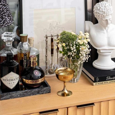 9 Brands You Should Always Look For When Thrifting And Antiquing Bar Tray Styling, Ethan Allen Furniture, Bar Tray, Bar Cart Styling, Bar Cart Decor, Brown Furniture, Bar Styling, Baker Furniture, Bar Areas