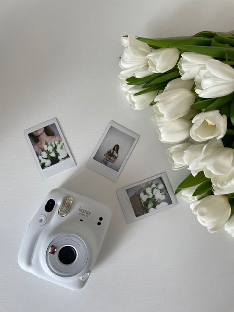 Instax White Aesthetic, Instax Film Ideas, Instax Film Aesthetic, White Camera Aesthetic, Instax Mini 12 Aesthetic, Polaroid Hacks, Instax Photos Aesthetic, Instax Mini Aesthetic, Fujifilm Instax Mini Ideas