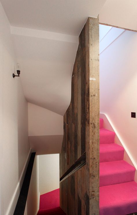 َ on Twitter: "harry having pink stairs is something very personal to me… " Harry Styles House London, Pink Stairs, Harry Styles House, Harry Styles London, Masculine Interior, Architectural Design Studio, Compact House, Mr Style, Barbie Dream House